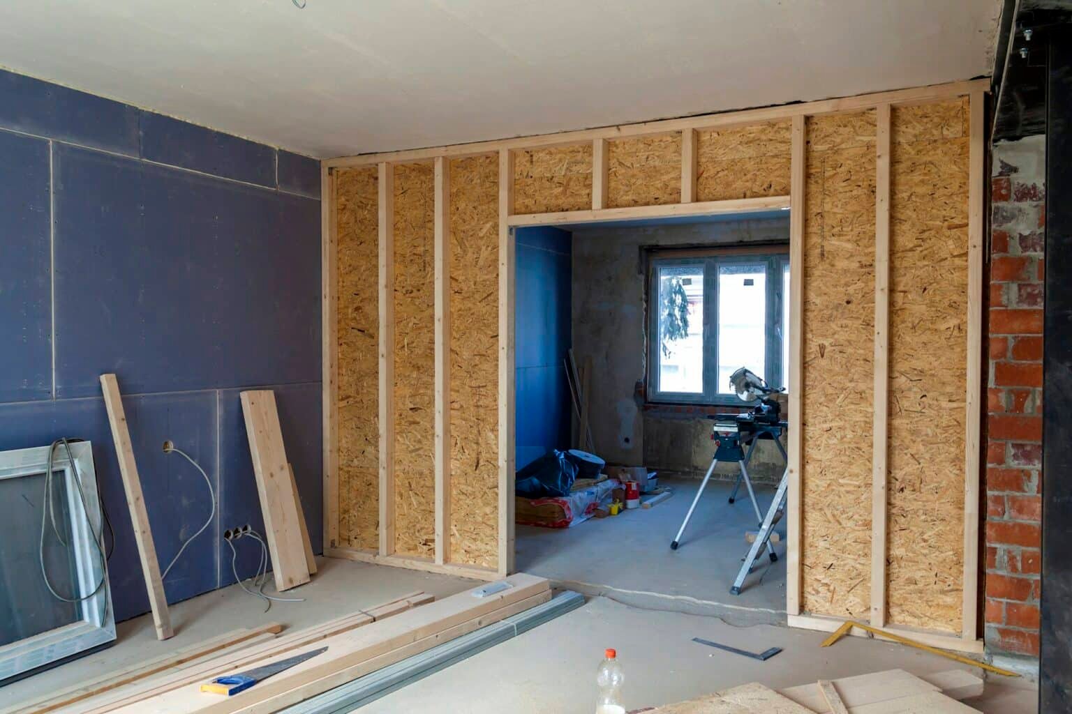 Intérieur d'une maison en cours de rénovation.